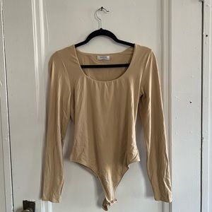 Babaton CONTOUR SCOOPNECK LONGSLEEVE BODYSUIT -Size Large
